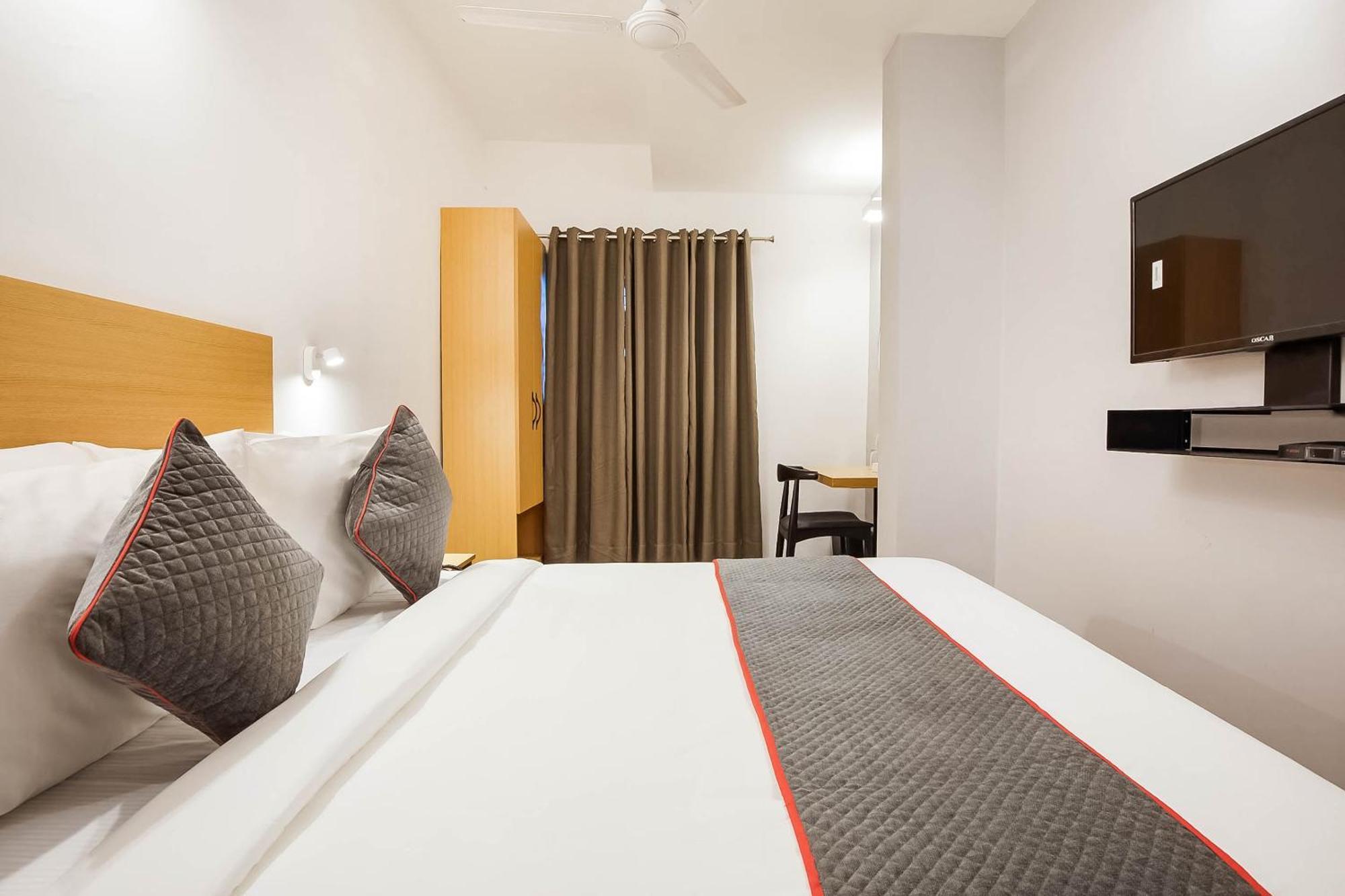 Super Townhouse Lords Inn Regency Mānglia Zewnętrze zdjęcie