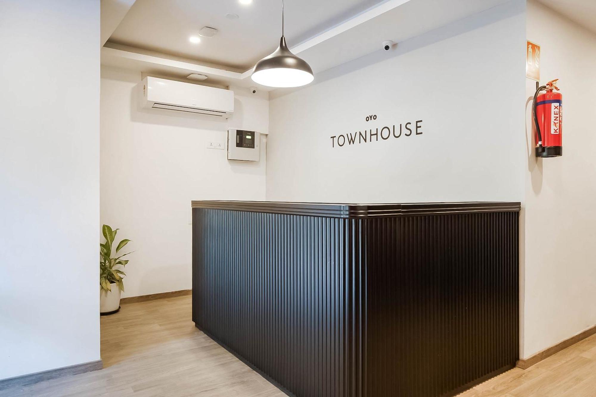 Super Townhouse Lords Inn Regency Mānglia Zewnętrze zdjęcie